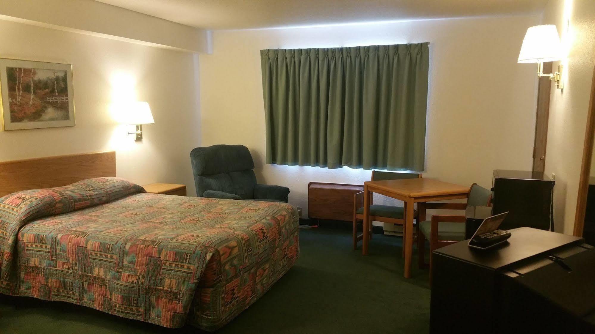 Travelodge By Wyndham Deer Lodge Montana Exterior foto